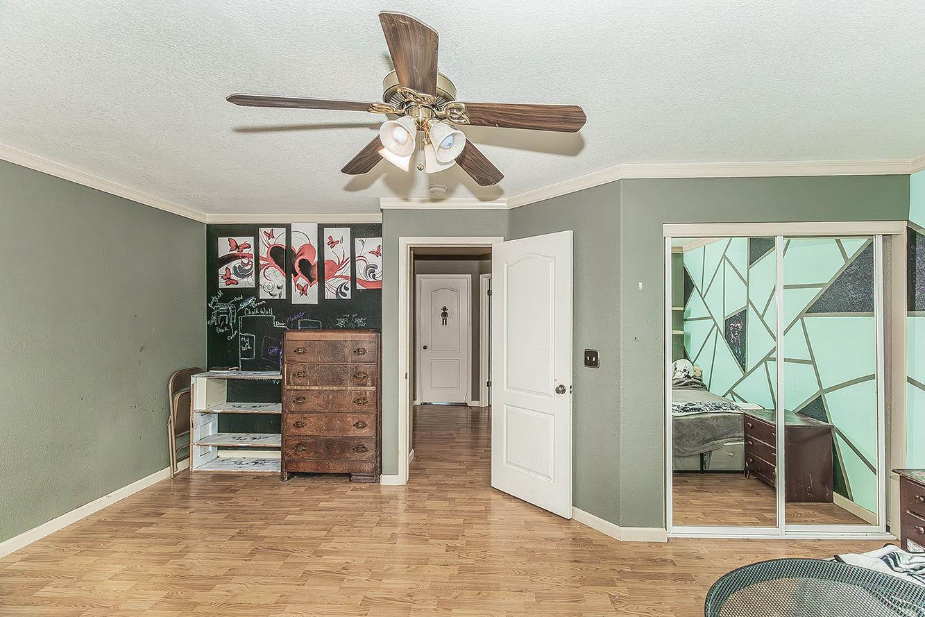 671 Cambria Ln, Lemoore, CA 93245