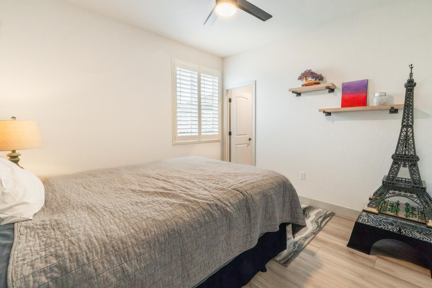 6141 E Peralta Way, Fresno, CA 93727