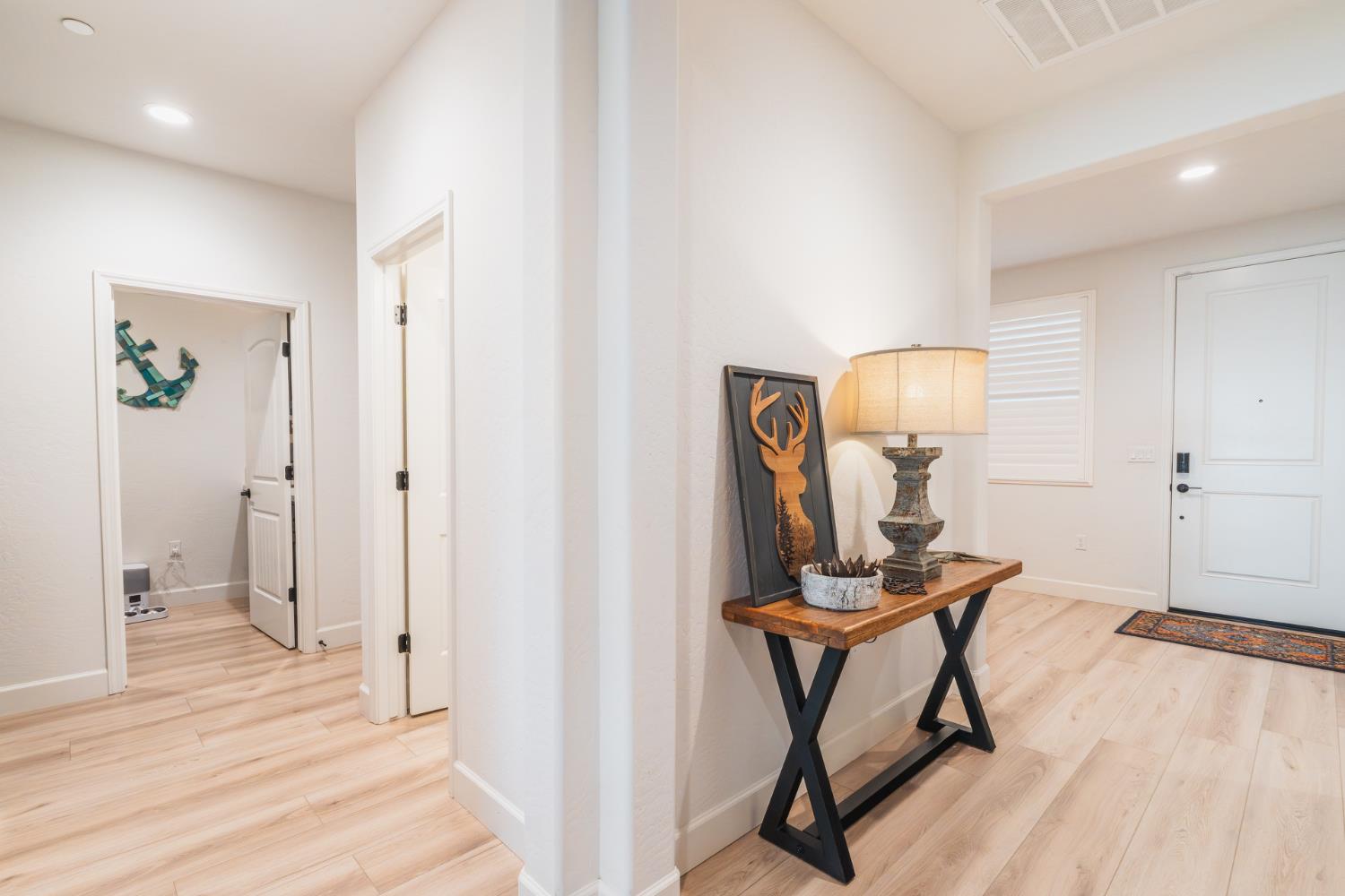 6141 E Peralta Way, Fresno, CA 93727