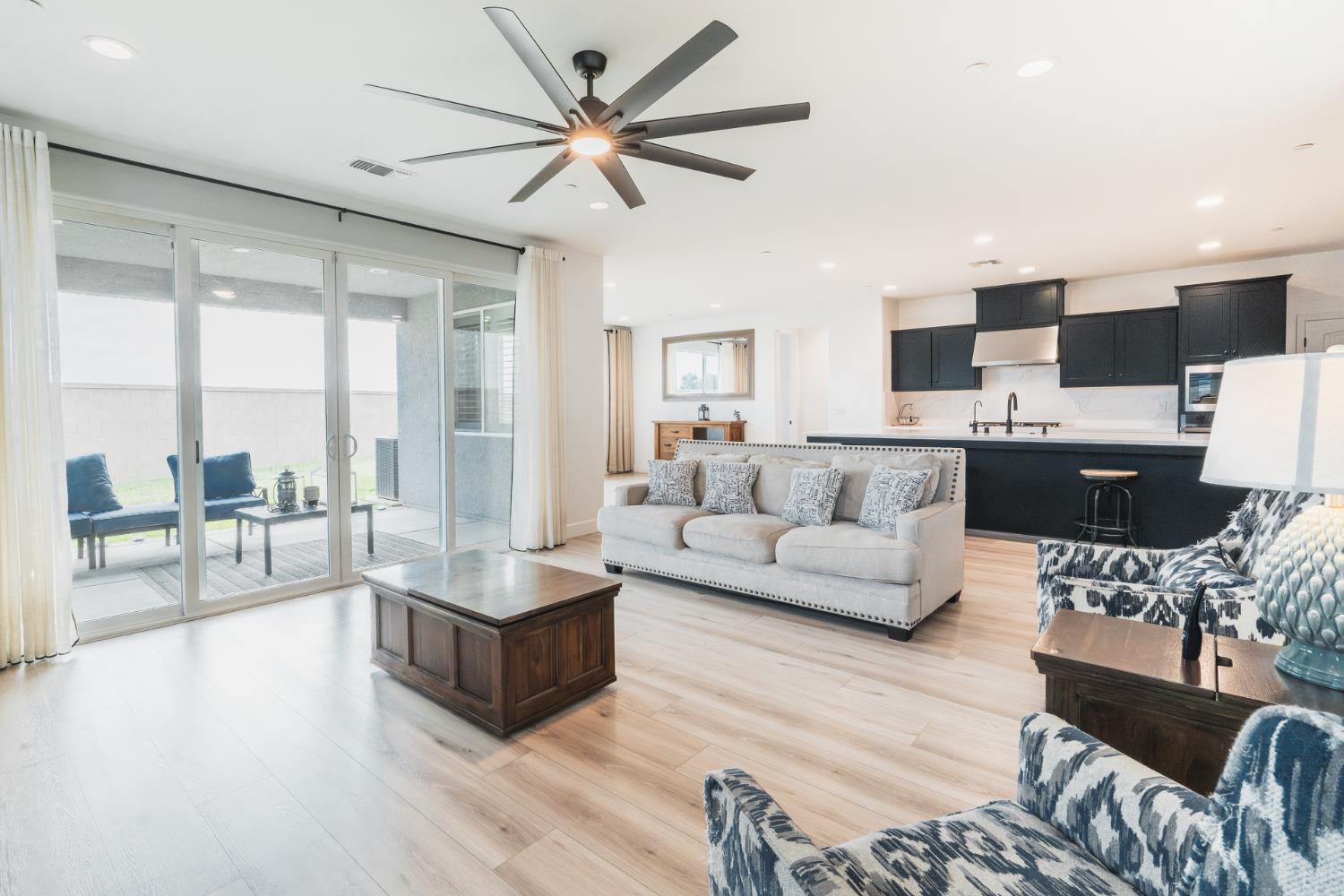 6141 E Peralta Way, Fresno, CA 93727