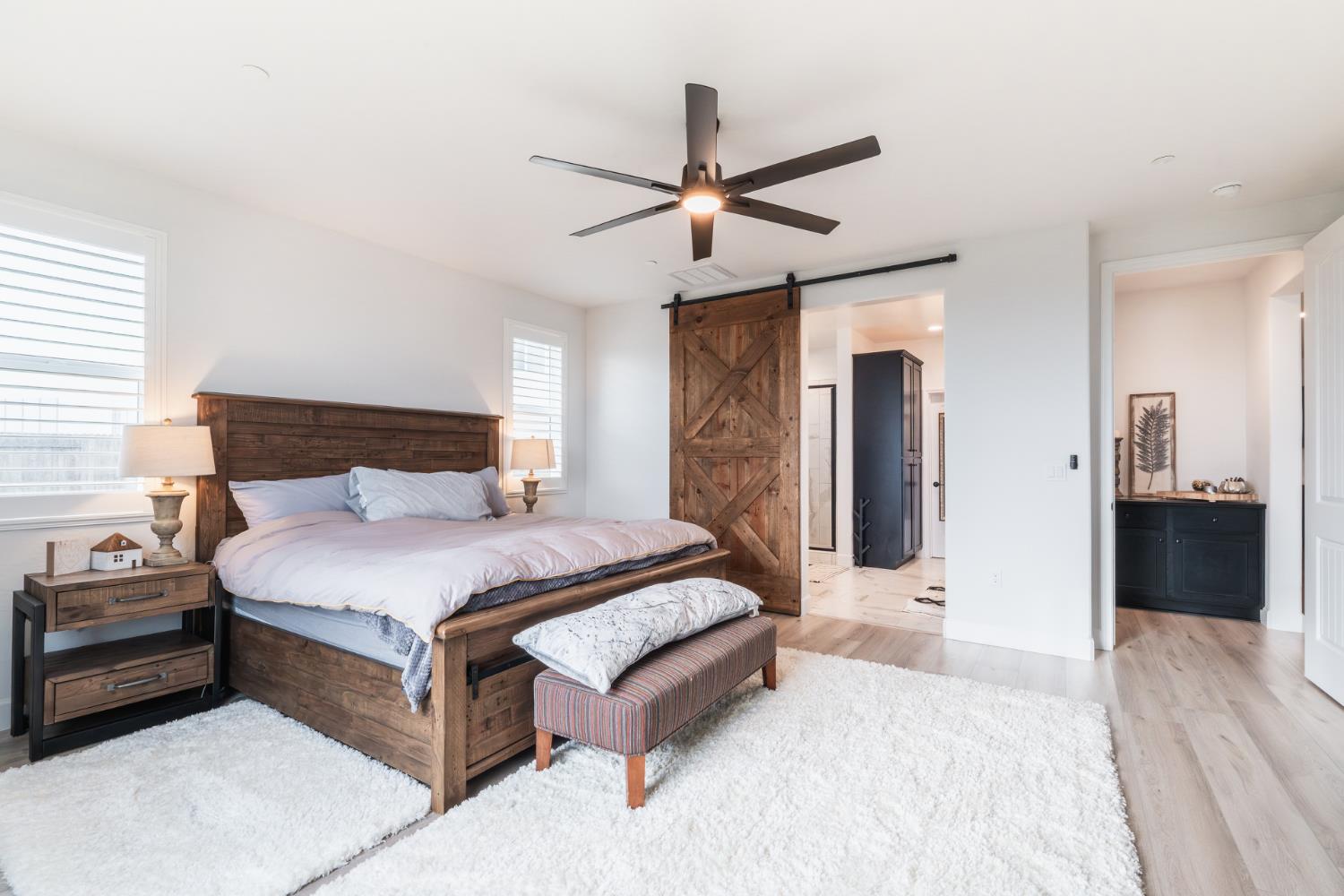 6141 E Peralta Way, Fresno, CA 93727