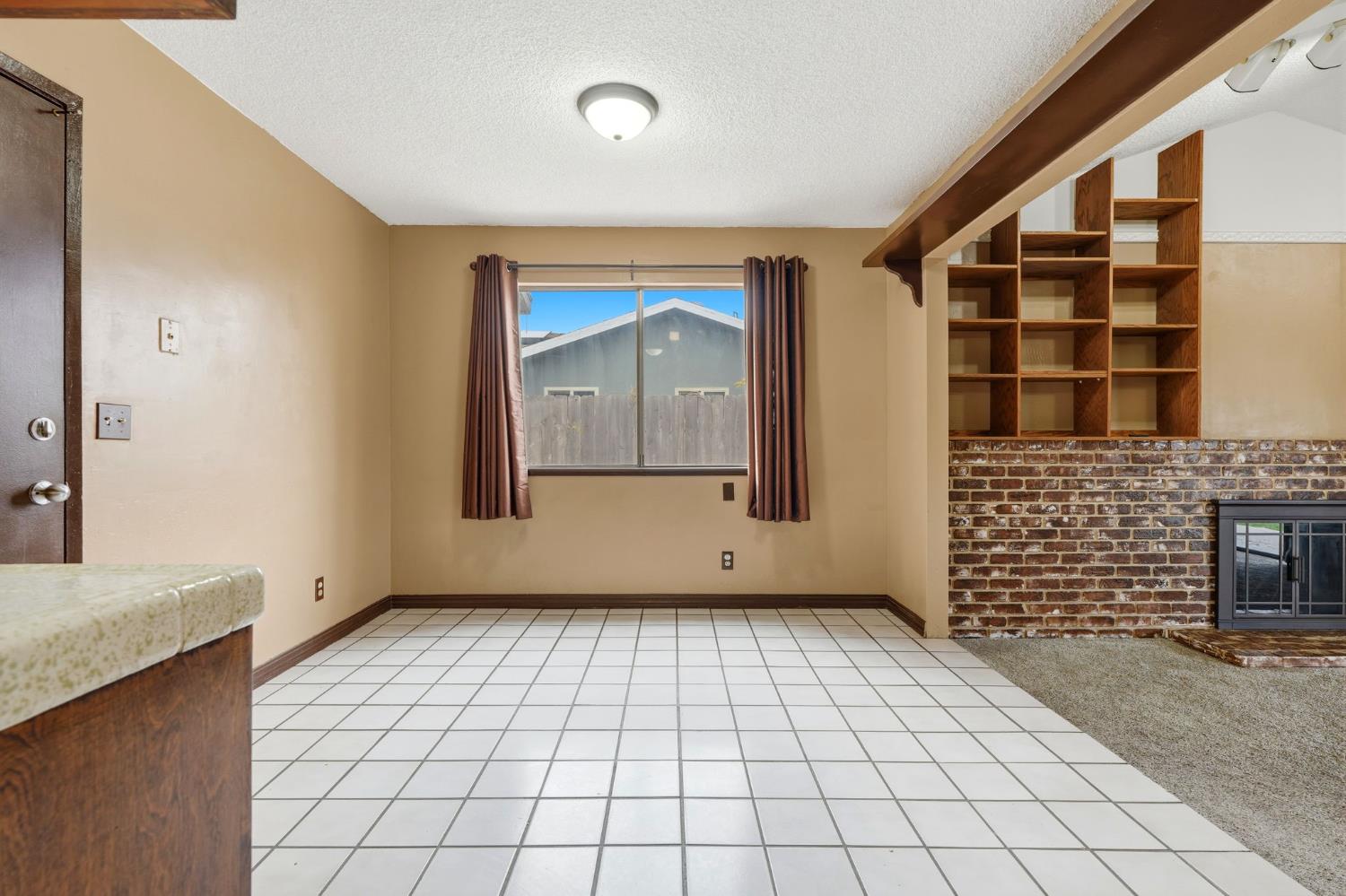 1721 Beverly Ave, Clovis, CA 93611