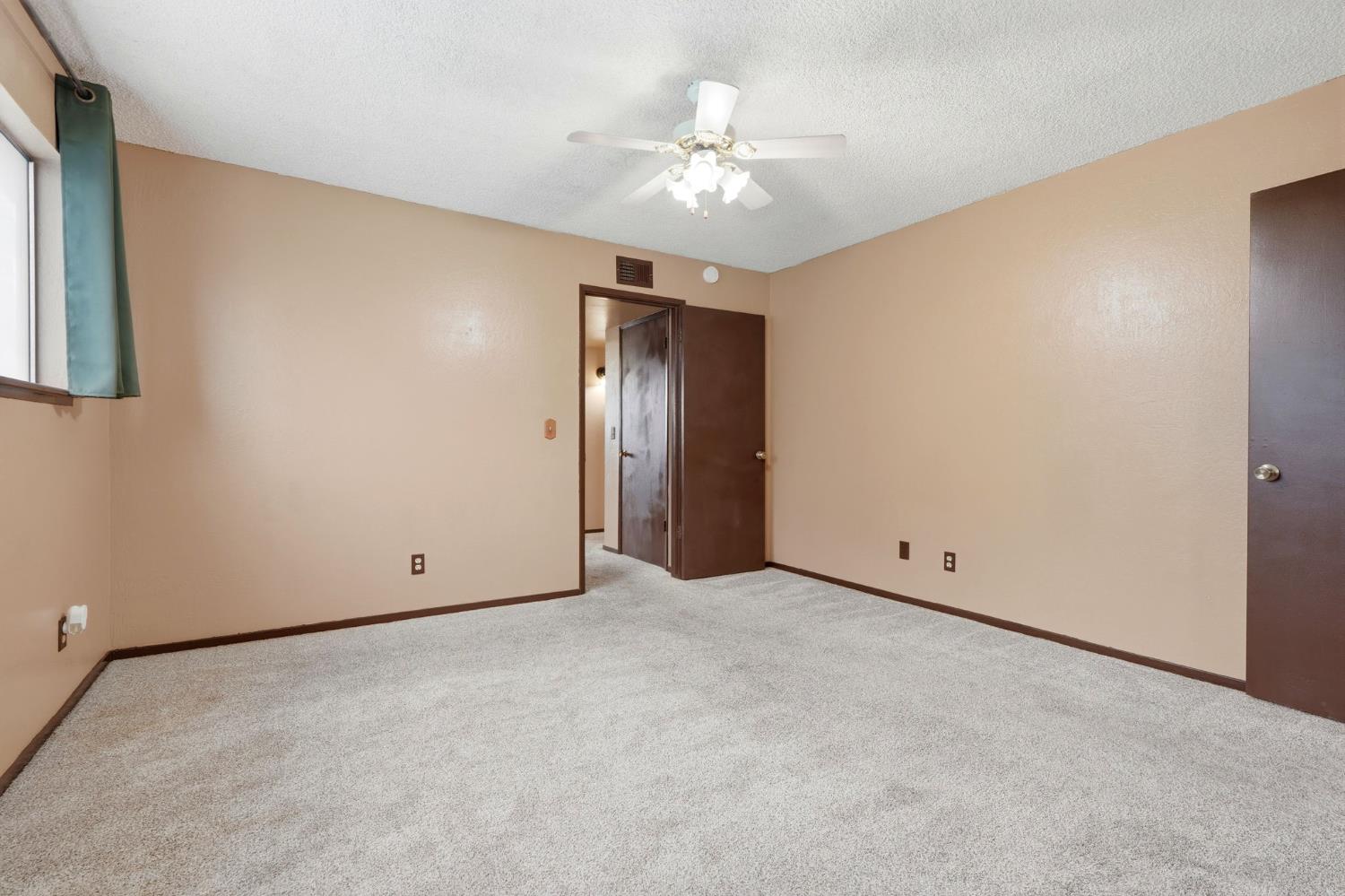 1721 Beverly Ave, Clovis, CA 93611