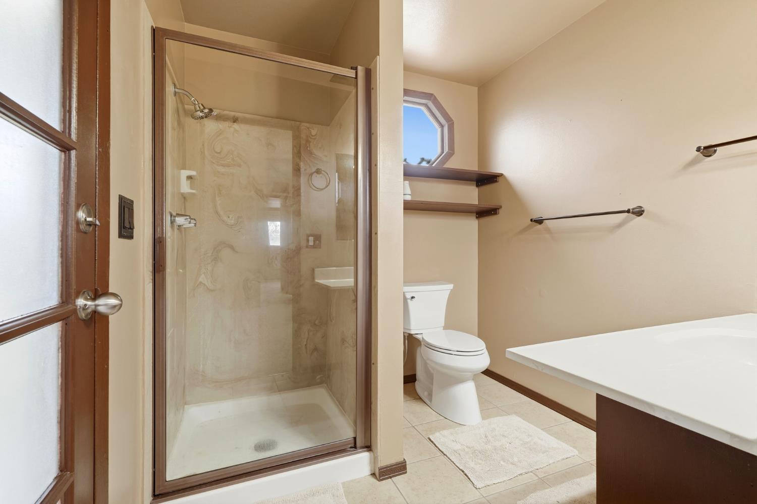 1721 Beverly Ave, Clovis, CA 93611