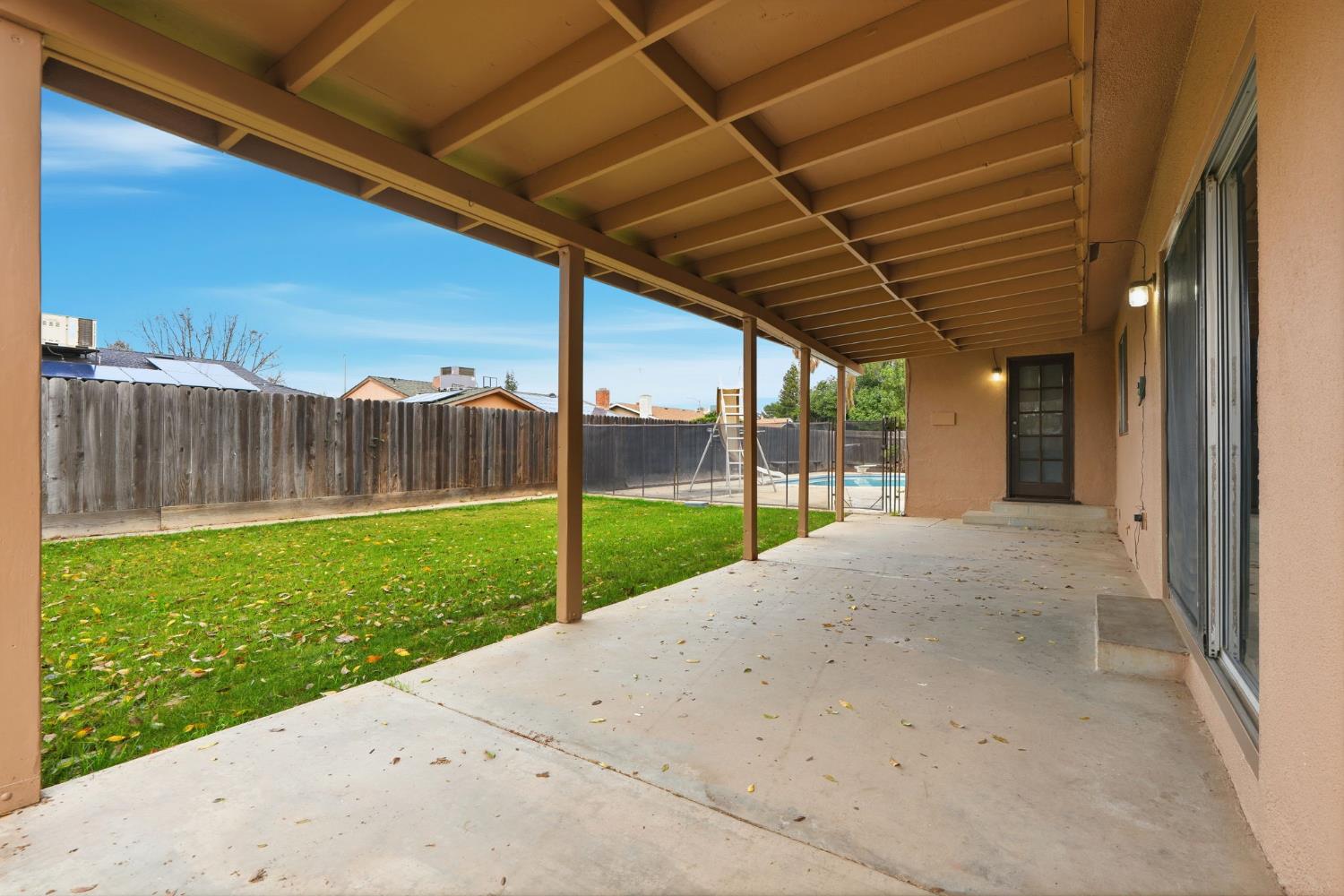 1721 Beverly Ave, Clovis, CA 93611