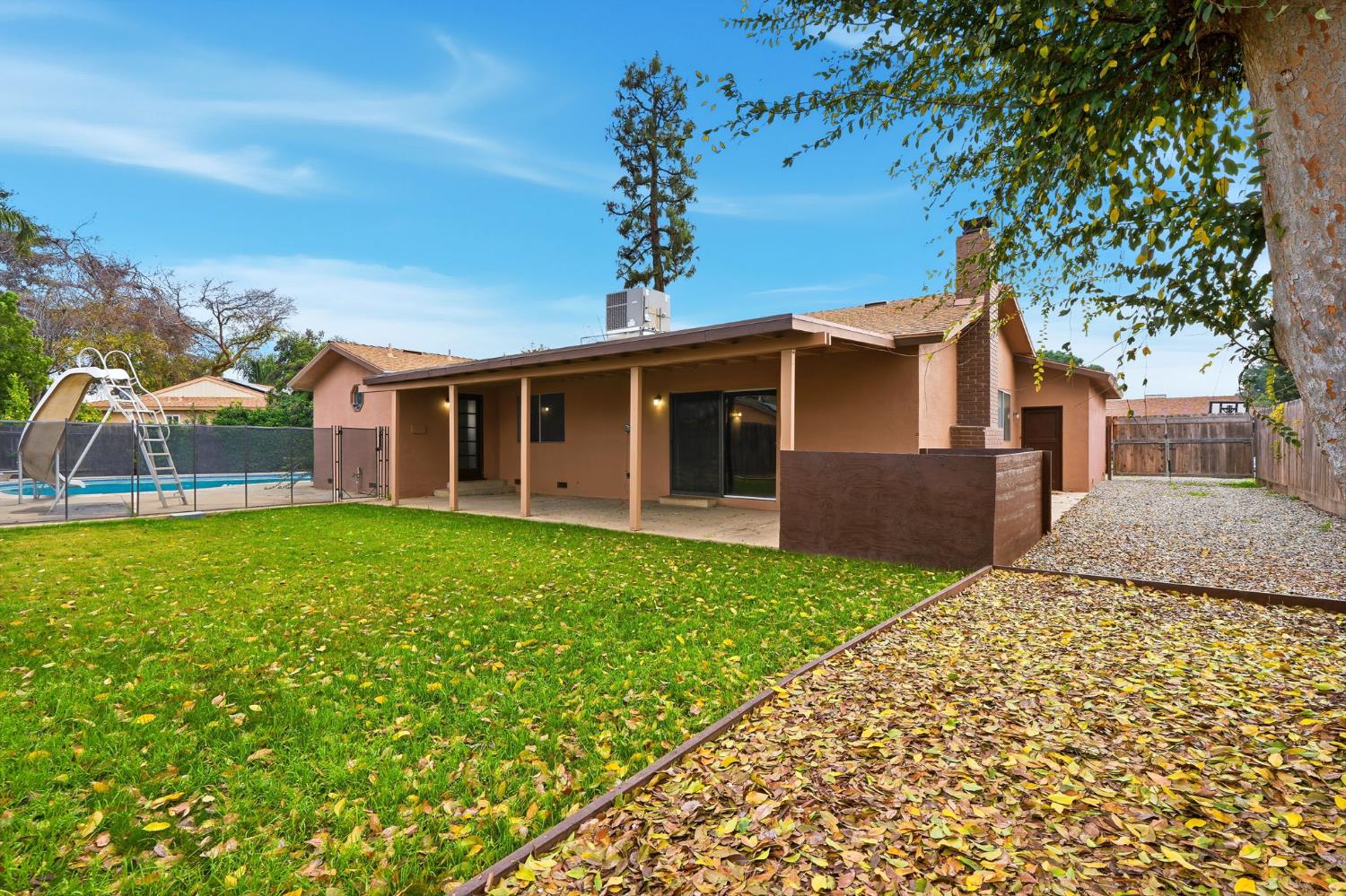 1721 Beverly Ave, Clovis, CA 93611
