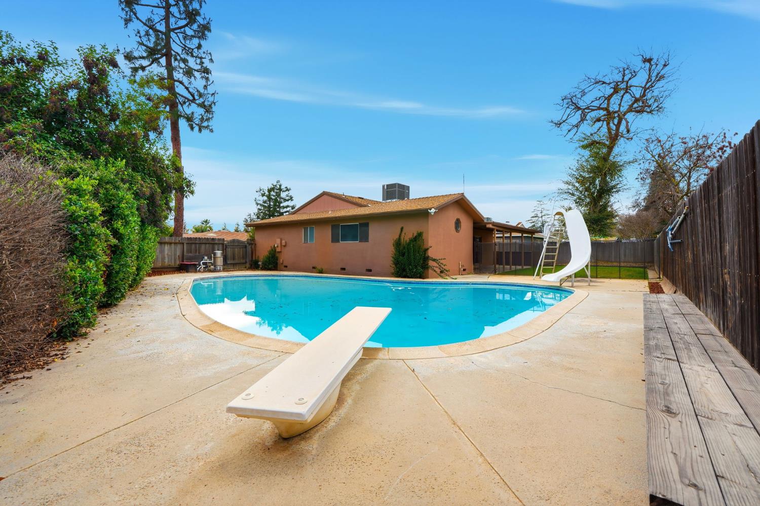 1721 Beverly Ave, Clovis, CA 93611