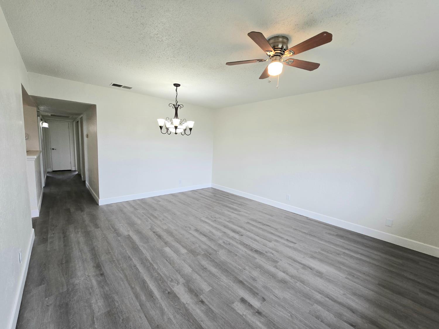 424 W Rialto Ave, Clovis, CA 93612