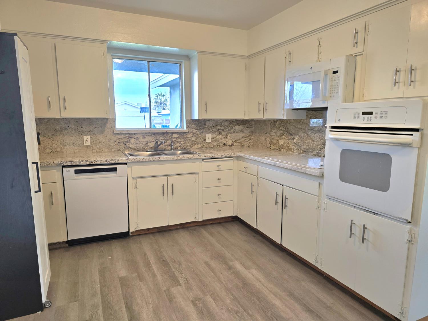 424 W Rialto Ave, Clovis, CA 93612