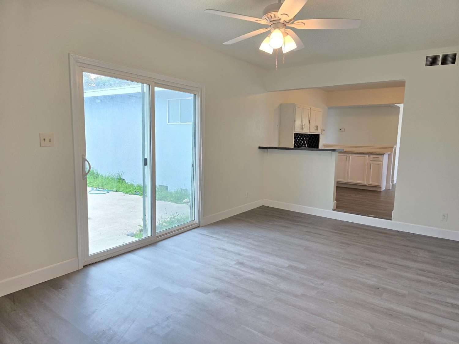 424 W Rialto Ave, Clovis, CA 93612