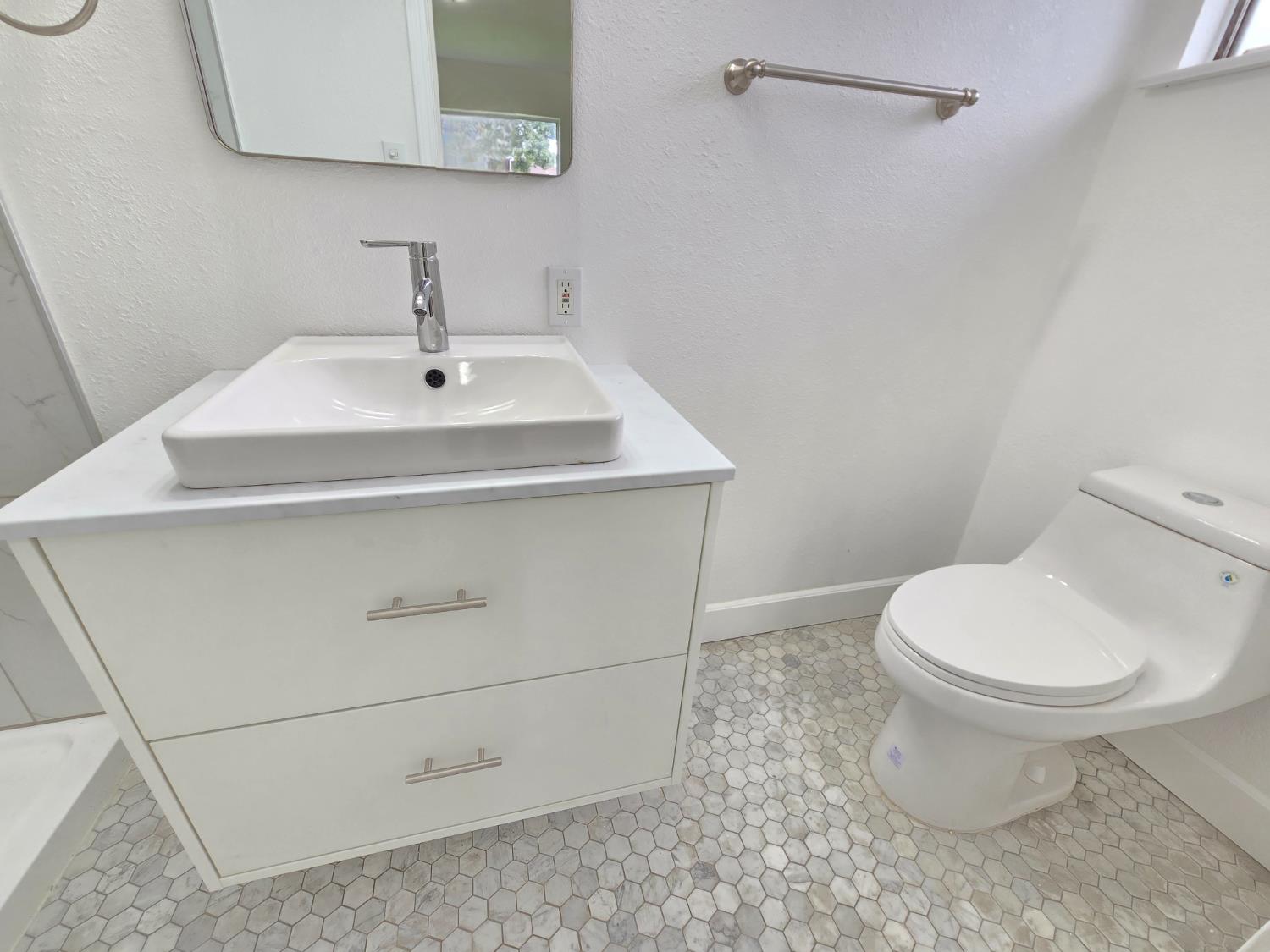 424 W Rialto Ave, Clovis, CA 93612