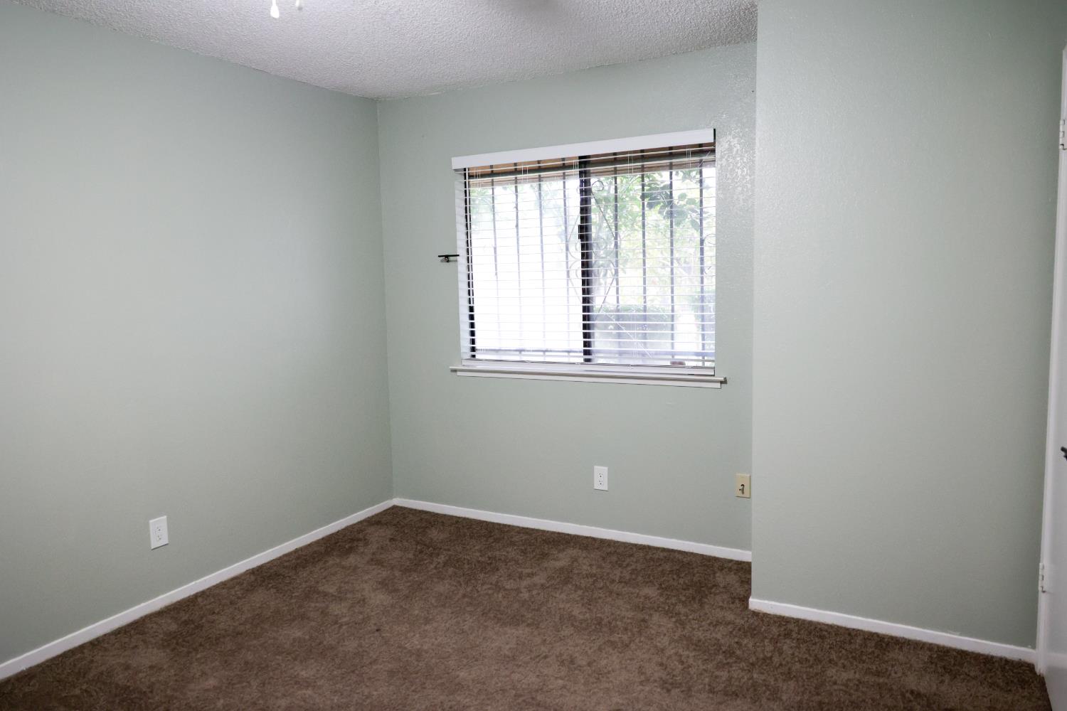 5181 E Olive Ave #113, Fresno, CA 93727