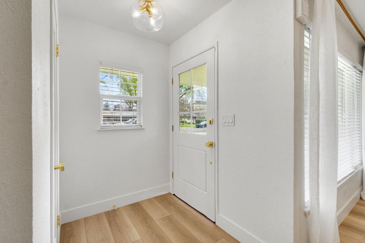 5565 N Winchester Ave, Fresno, CA 93704