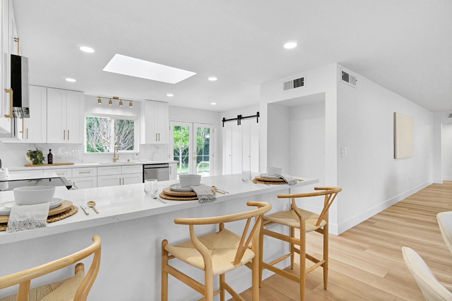 5565 N Winchester Ave, Fresno, CA 93704