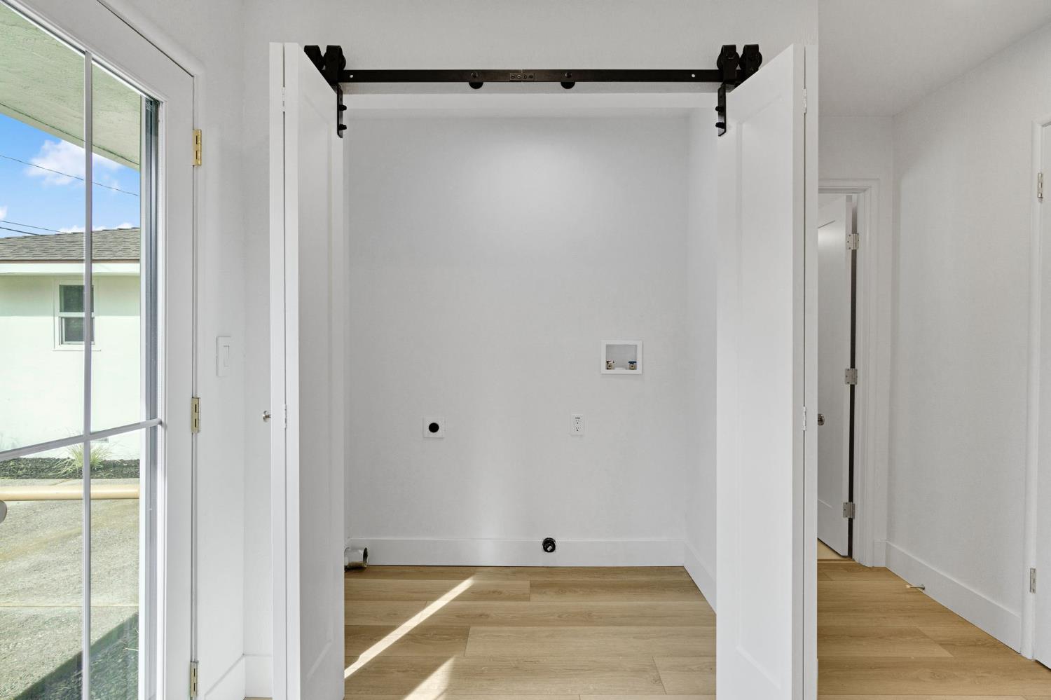 5565 N Winchester Ave, Fresno, CA 93704