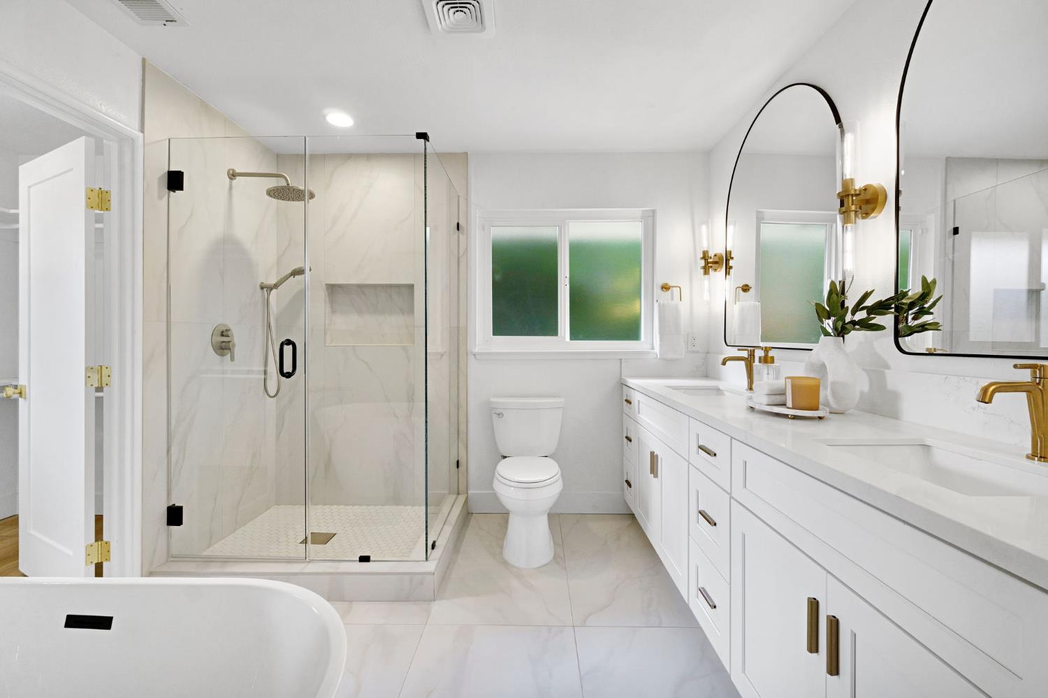 5565 N Winchester Ave, Fresno, CA 93704