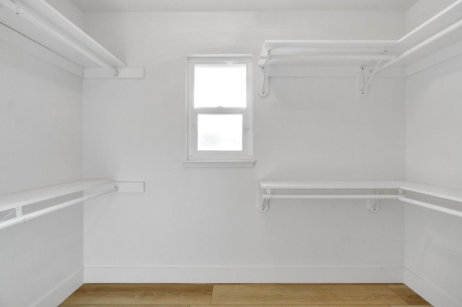 5565 N Winchester Ave, Fresno, CA 93704