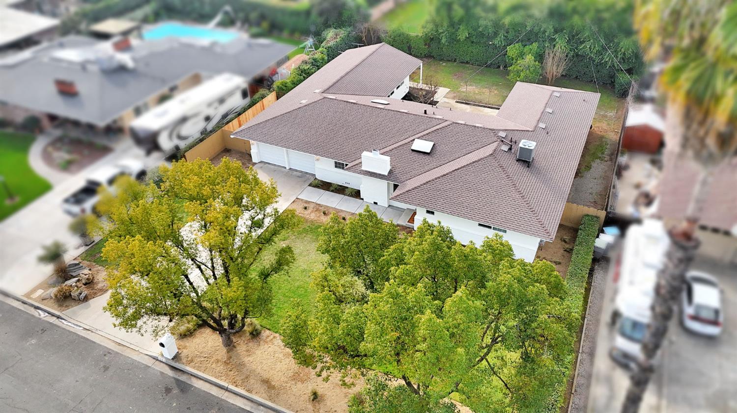 5565 N Winchester Ave, Fresno, CA 93704