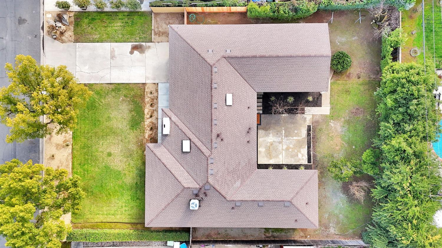 5565 N Winchester Ave, Fresno, CA 93704