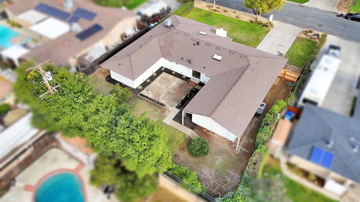 5565 N Winchester Ave, Fresno, CA 93704