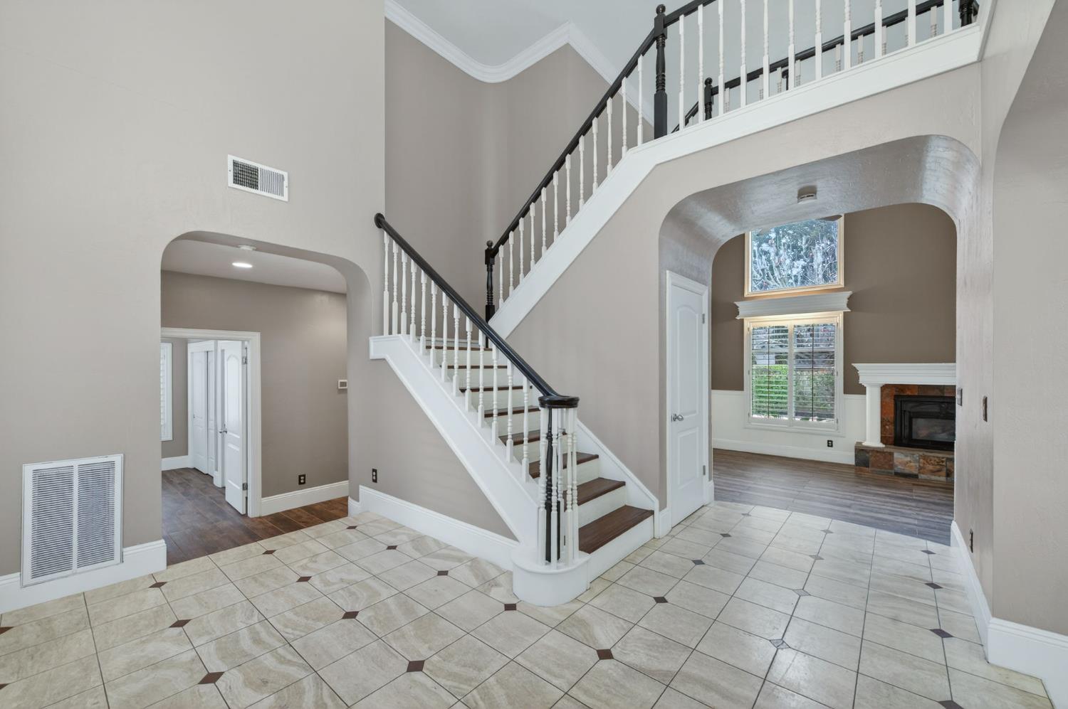 2450 W Beechwood Ave, Fresno, CA 93711