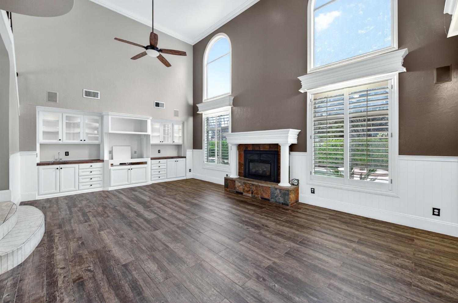 2450 W Beechwood Ave, Fresno, CA 93711