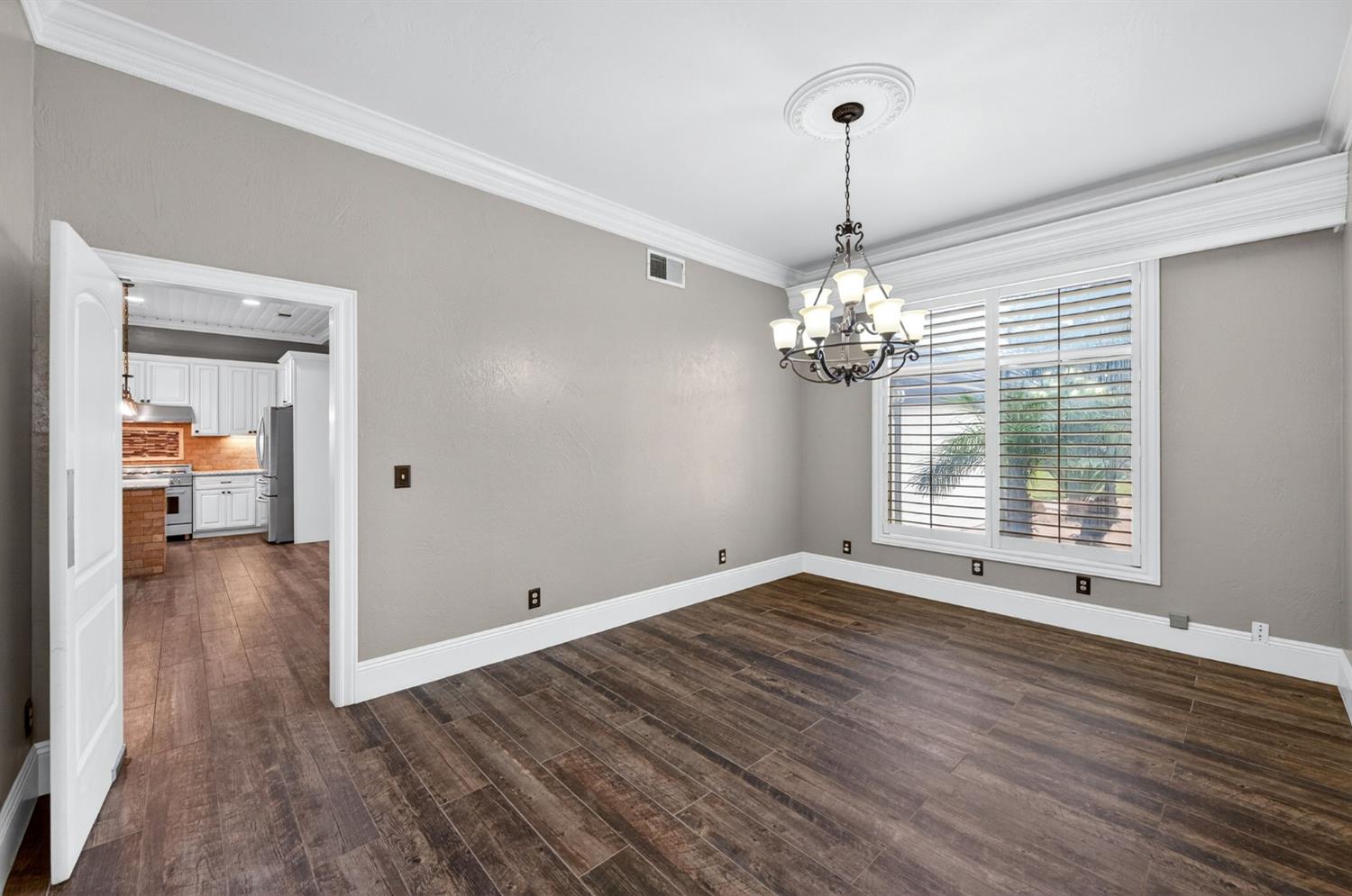 2450 W Beechwood Ave, Fresno, CA 93711