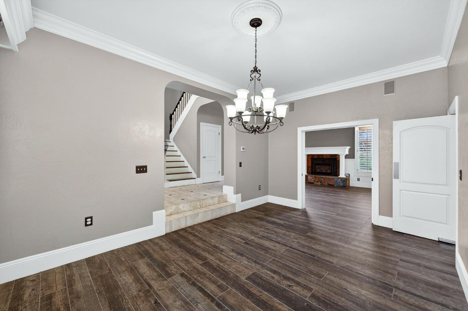 2450 W Beechwood Ave, Fresno, CA 93711