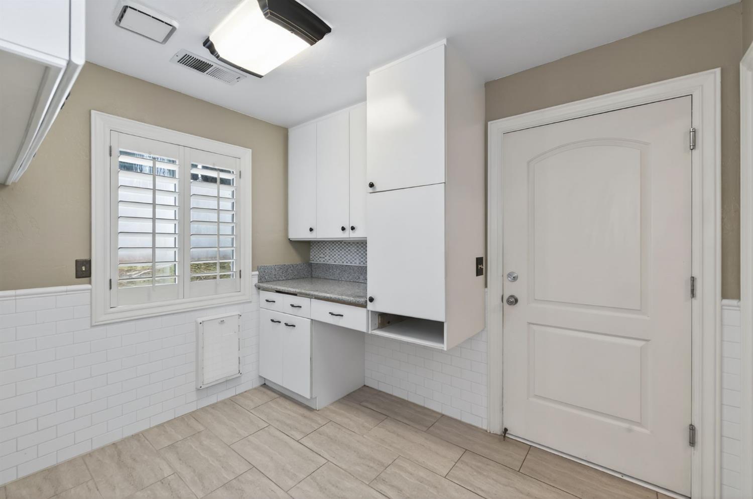 2450 W Beechwood Ave, Fresno, CA 93711