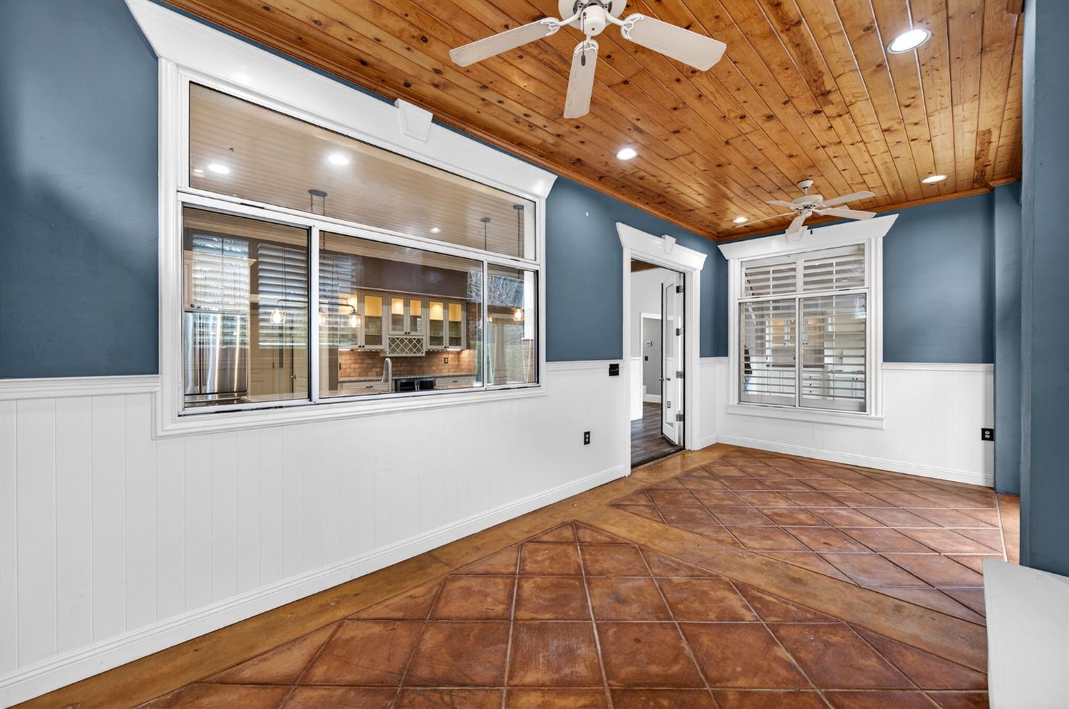 2450 W Beechwood Ave, Fresno, CA 93711