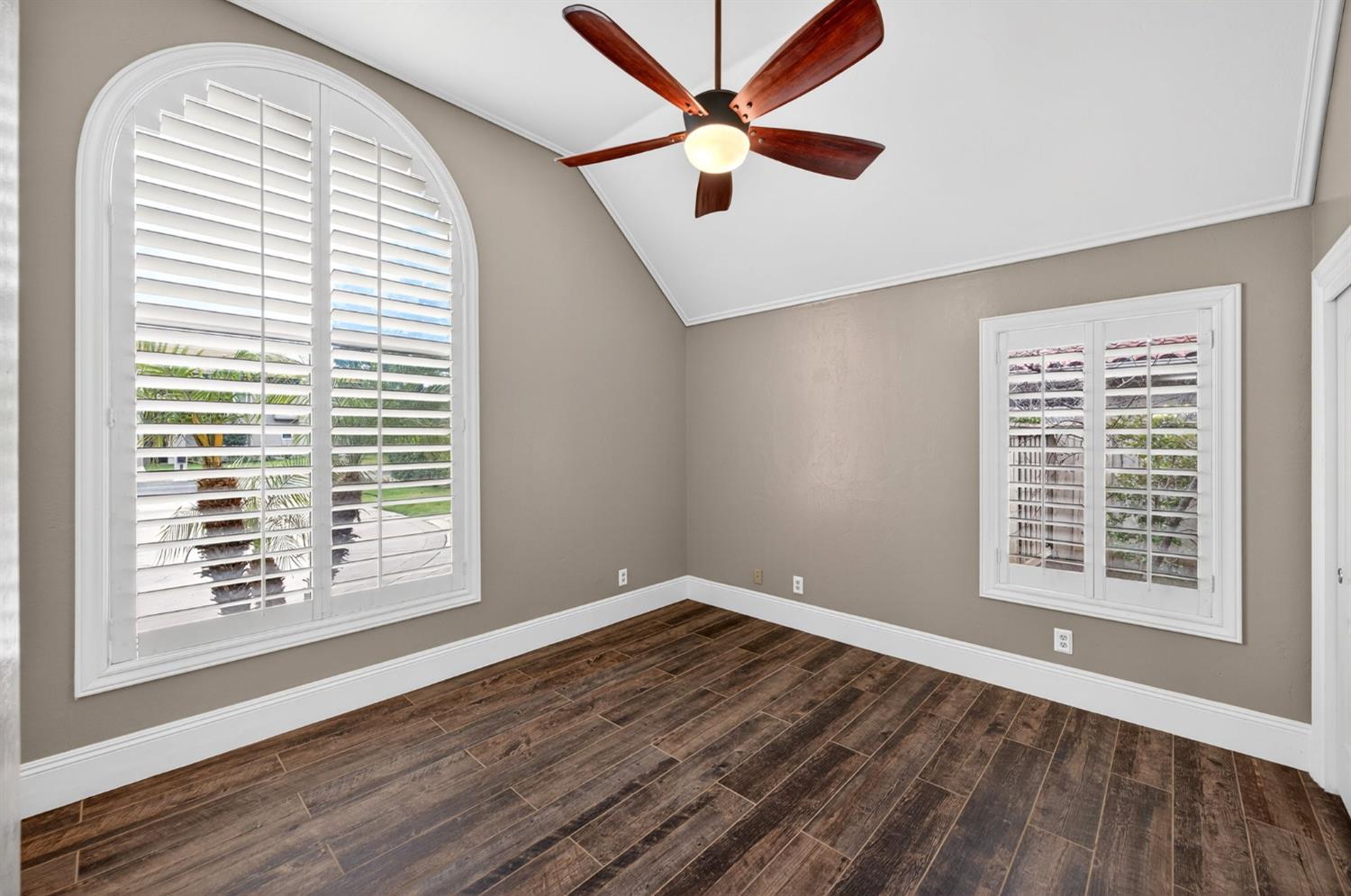 2450 W Beechwood Ave, Fresno, CA 93711