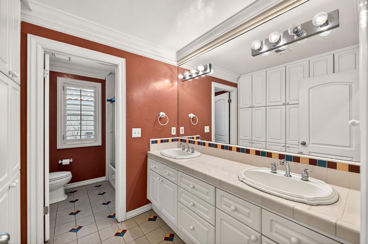 2450 W Beechwood Ave, Fresno, CA 93711