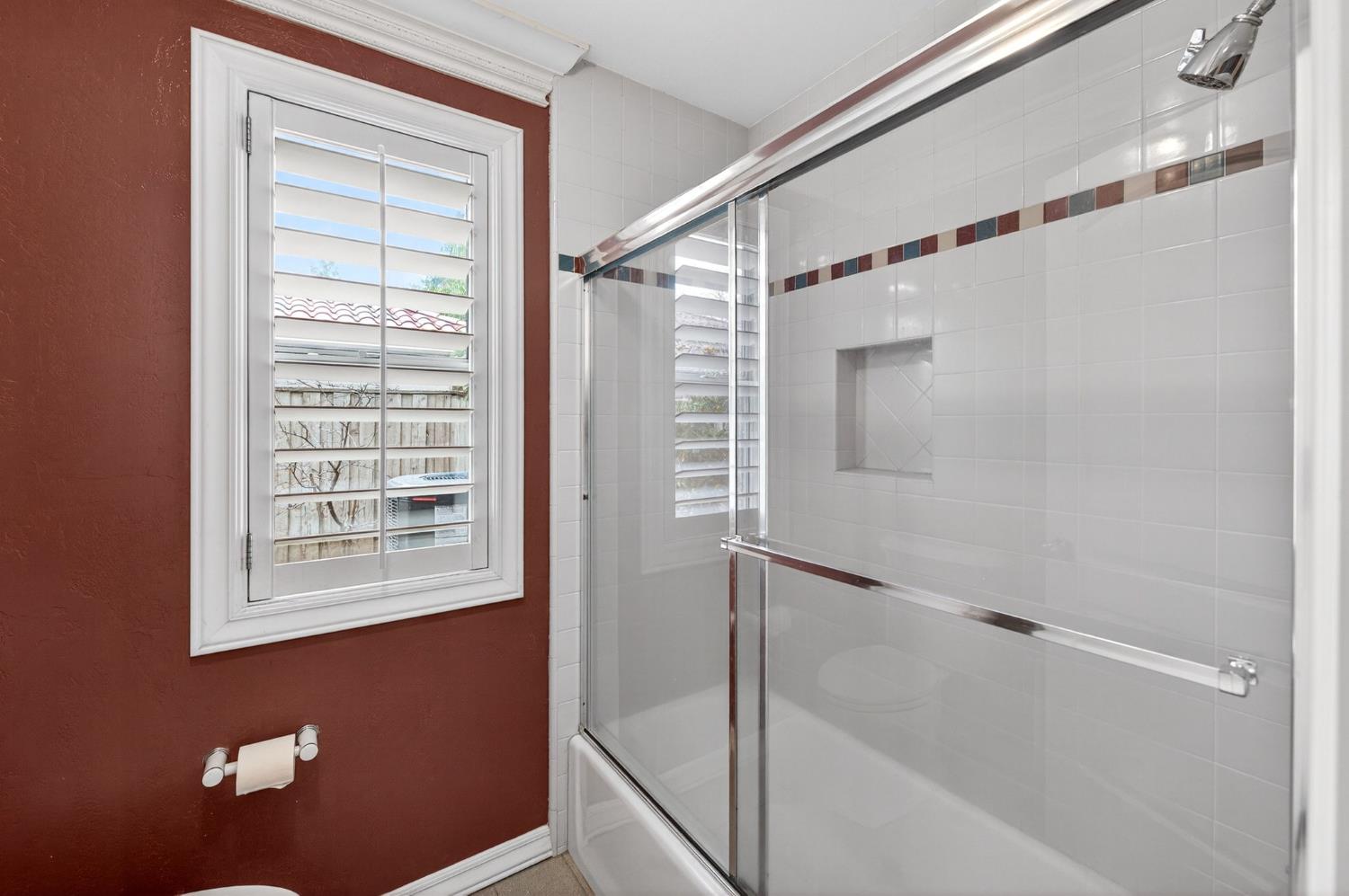 2450 W Beechwood Ave, Fresno, CA 93711