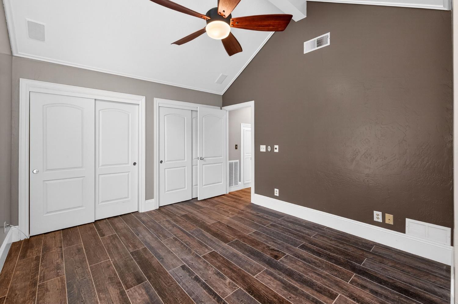 2450 W Beechwood Ave, Fresno, CA 93711