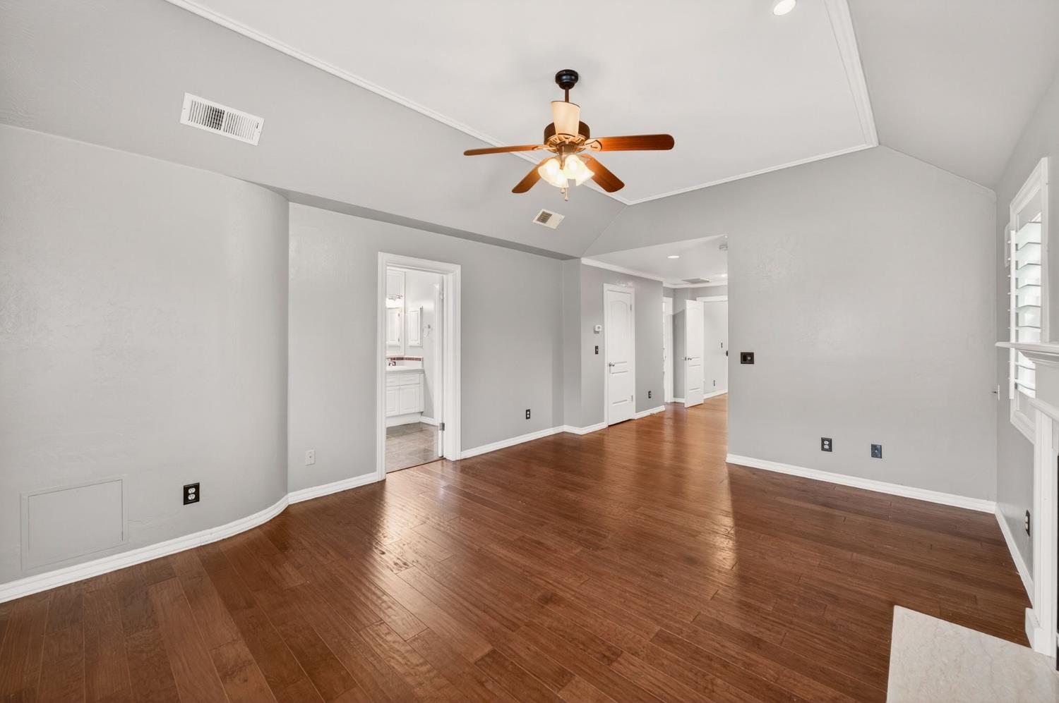 2450 W Beechwood Ave, Fresno, CA 93711