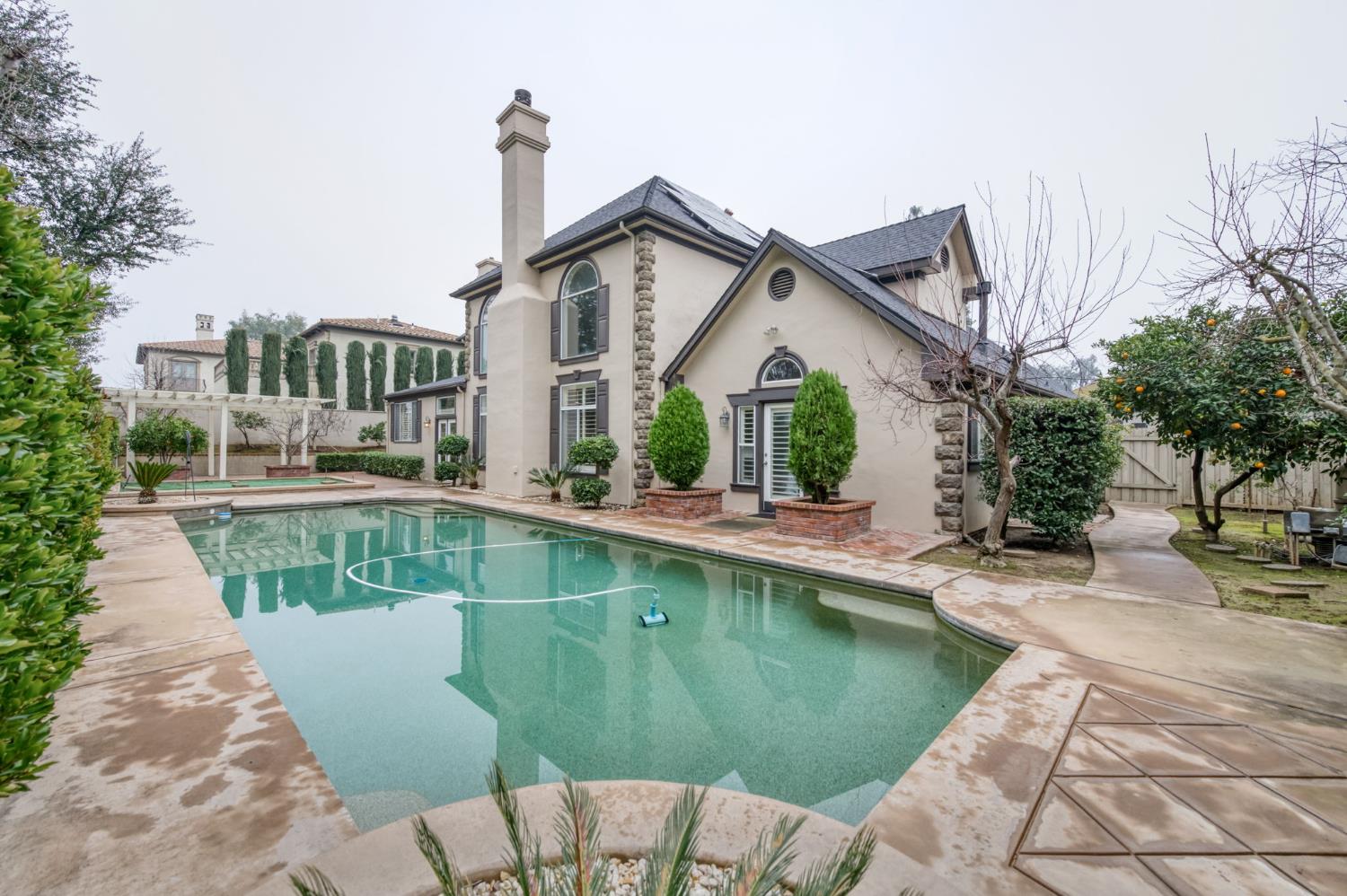 2450 W Beechwood Ave, Fresno, CA 93711