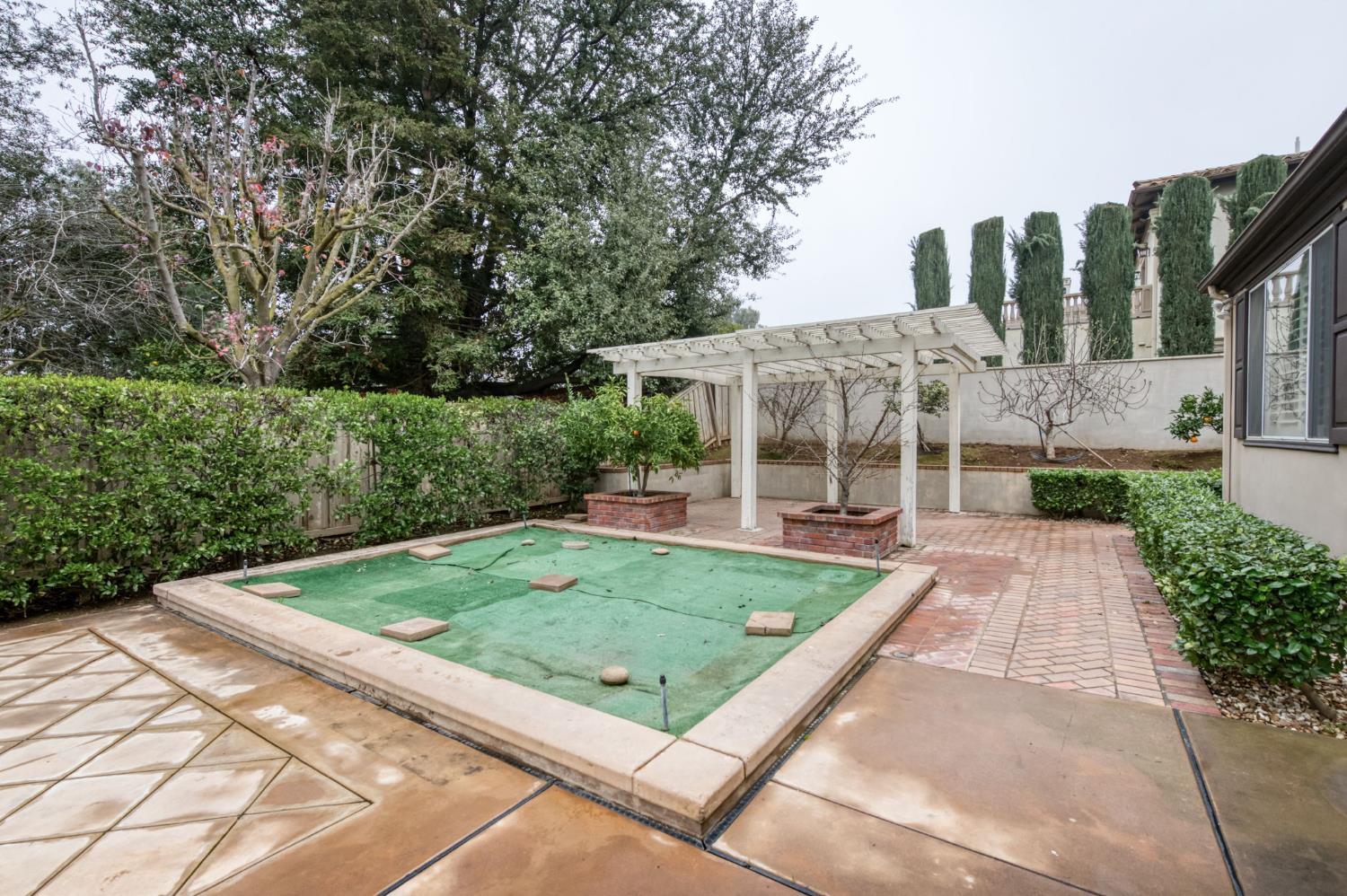 2450 W Beechwood Ave, Fresno, CA 93711