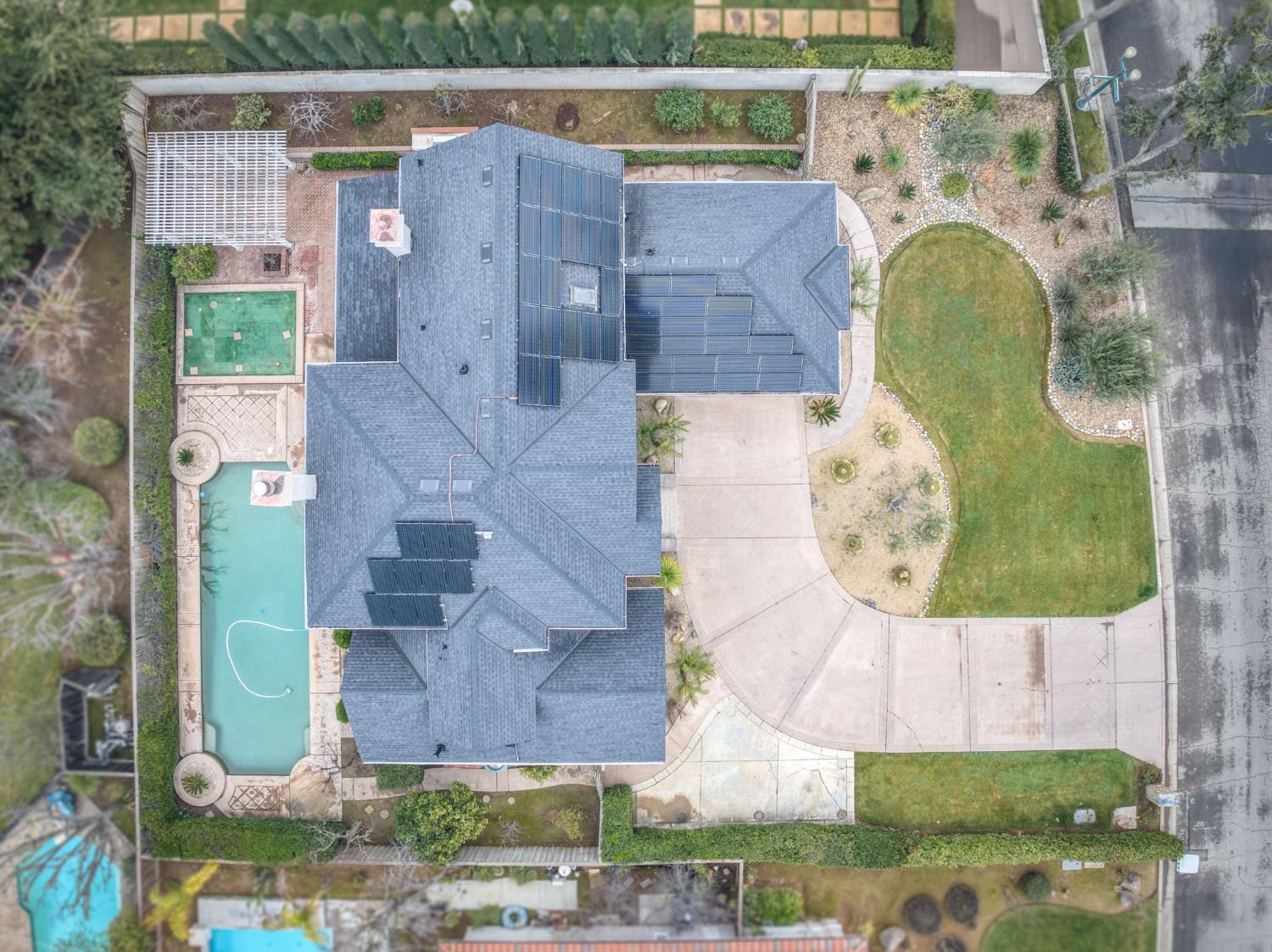 2450 W Beechwood Ave, Fresno, CA 93711