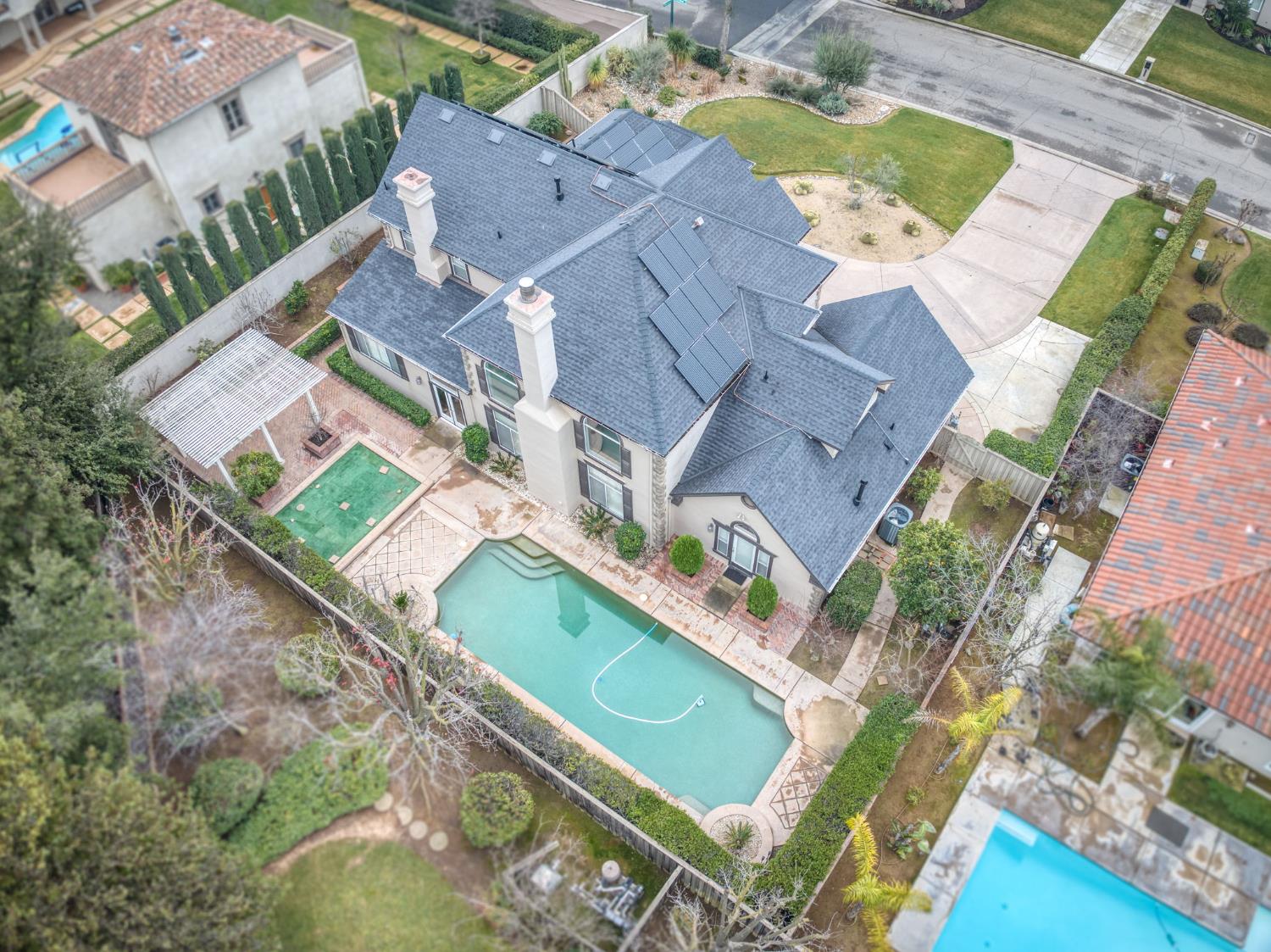 2450 W Beechwood Ave, Fresno, CA 93711