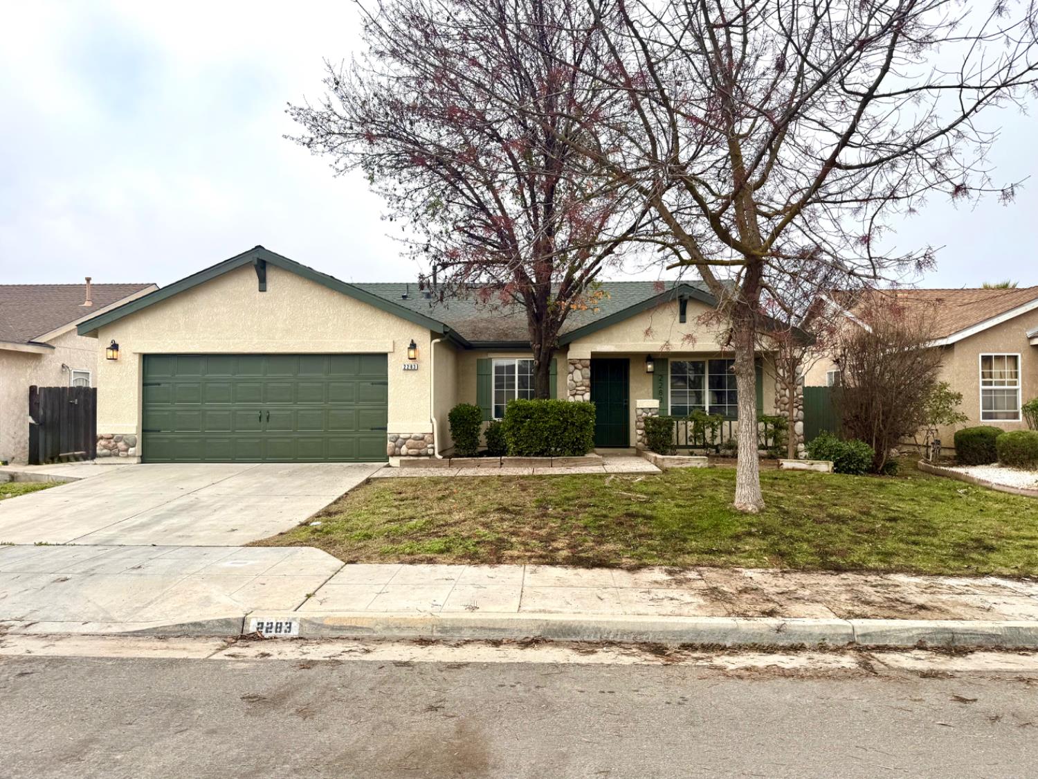 2283 N Sonora Ln, Fresno, CA 93722