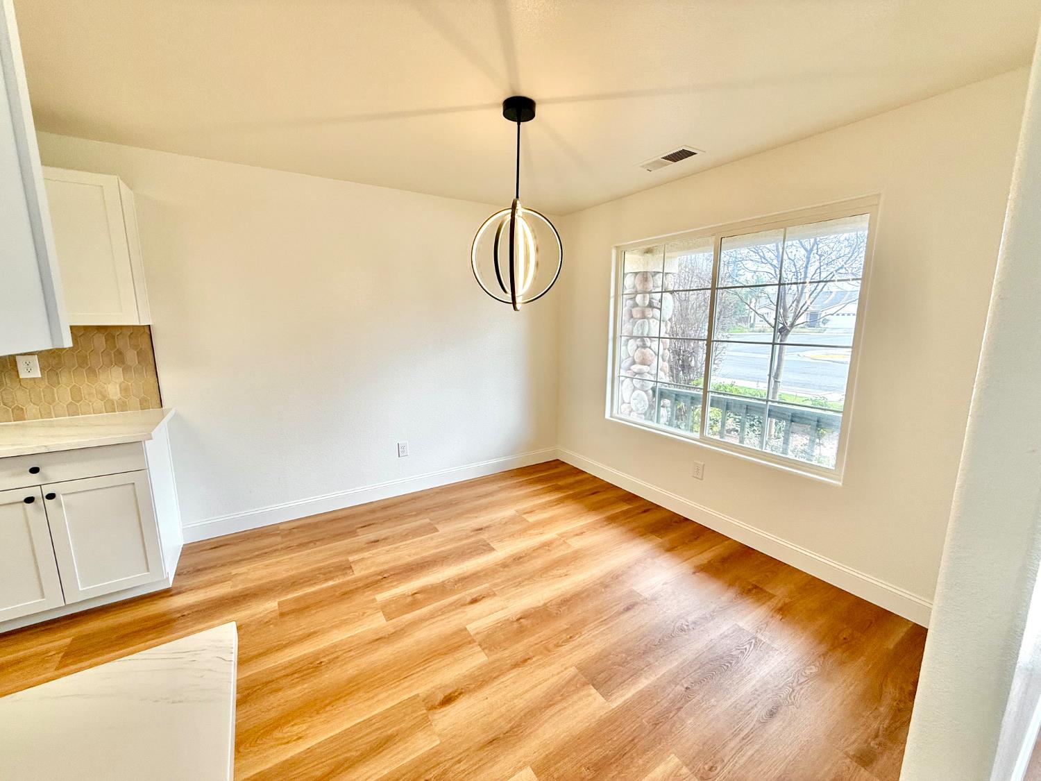 2283 N Sonora Ln, Fresno, CA 93722