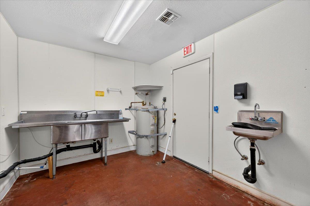 17408 Road 26, Madera, CA 93638