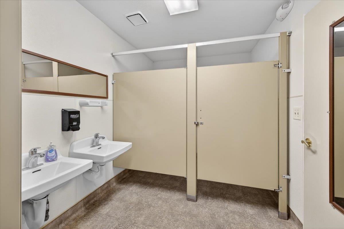 17408 Road 26, Madera, CA 93638