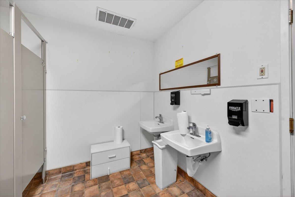 17408 Road 26, Madera, CA 93638