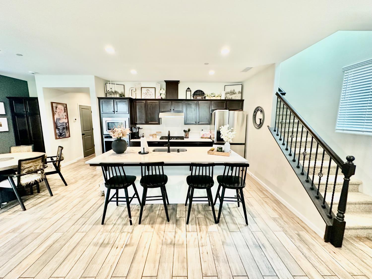 905 Wishon Ave W, Madera, CA 93636