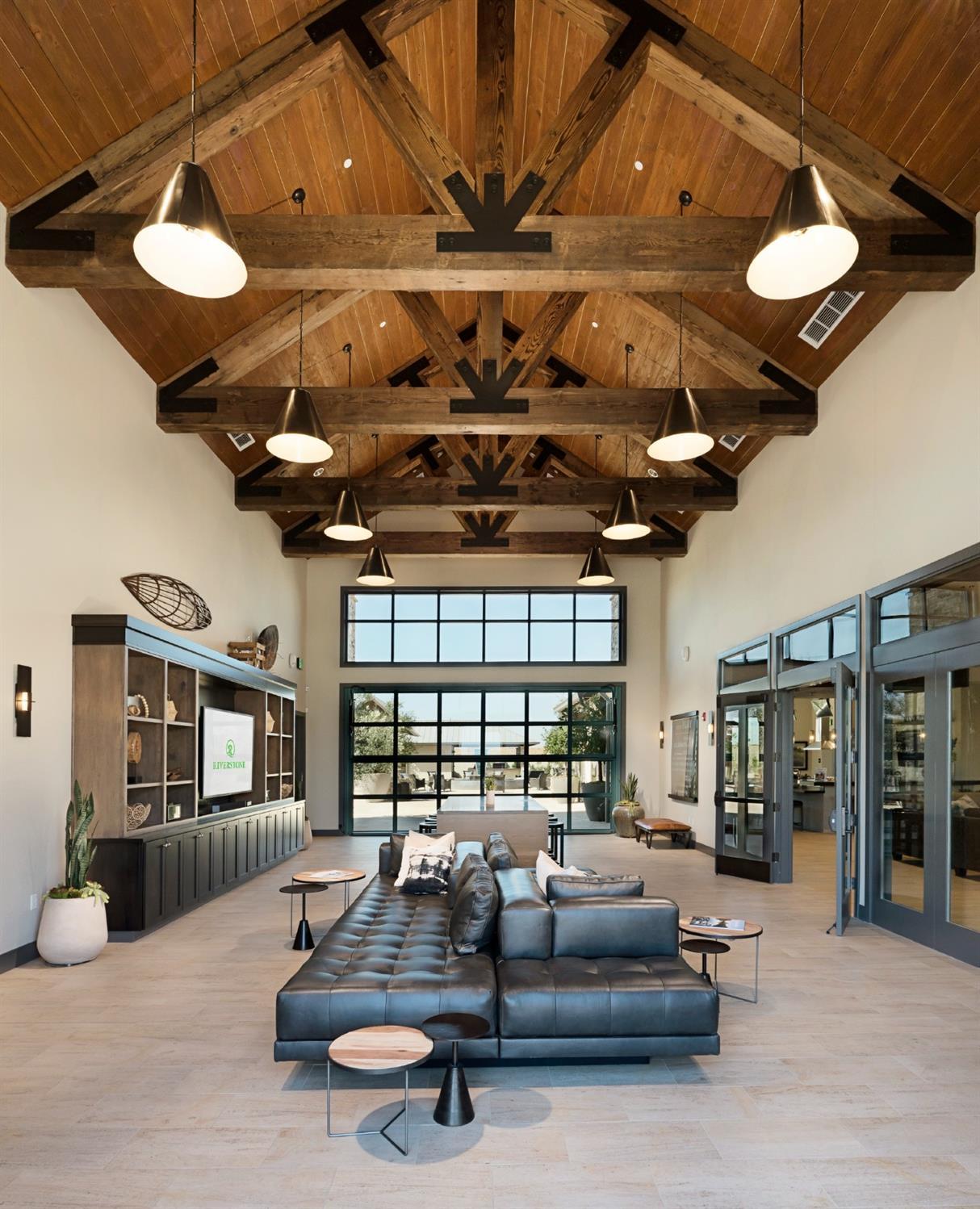 905 Wishon Ave W, Madera, CA 93636