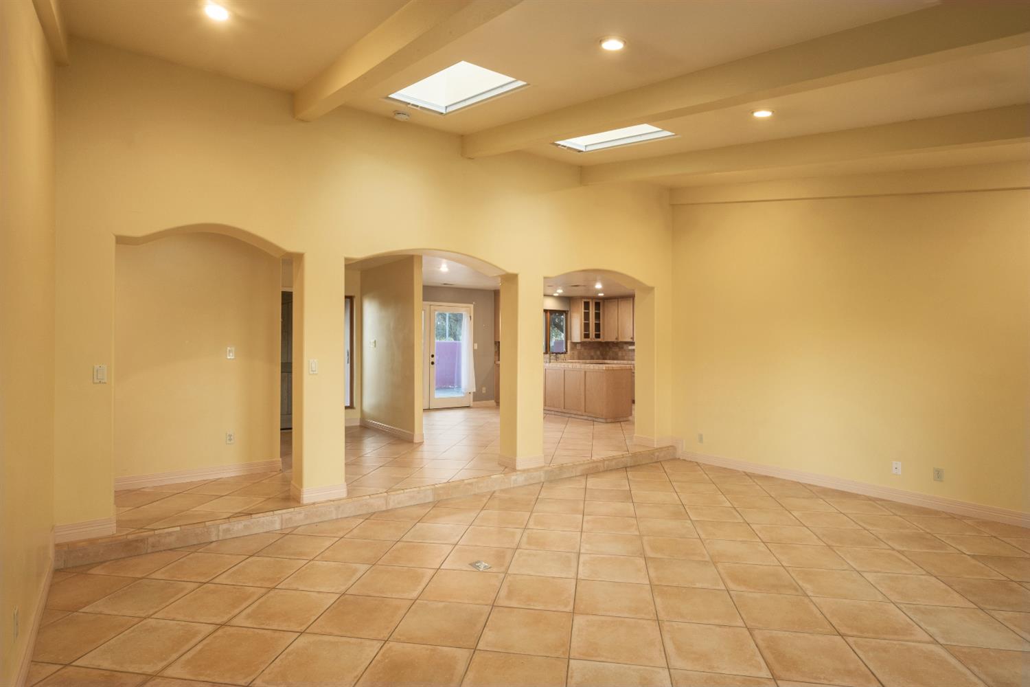 19282 E South Ave, Reedley, CA 93654