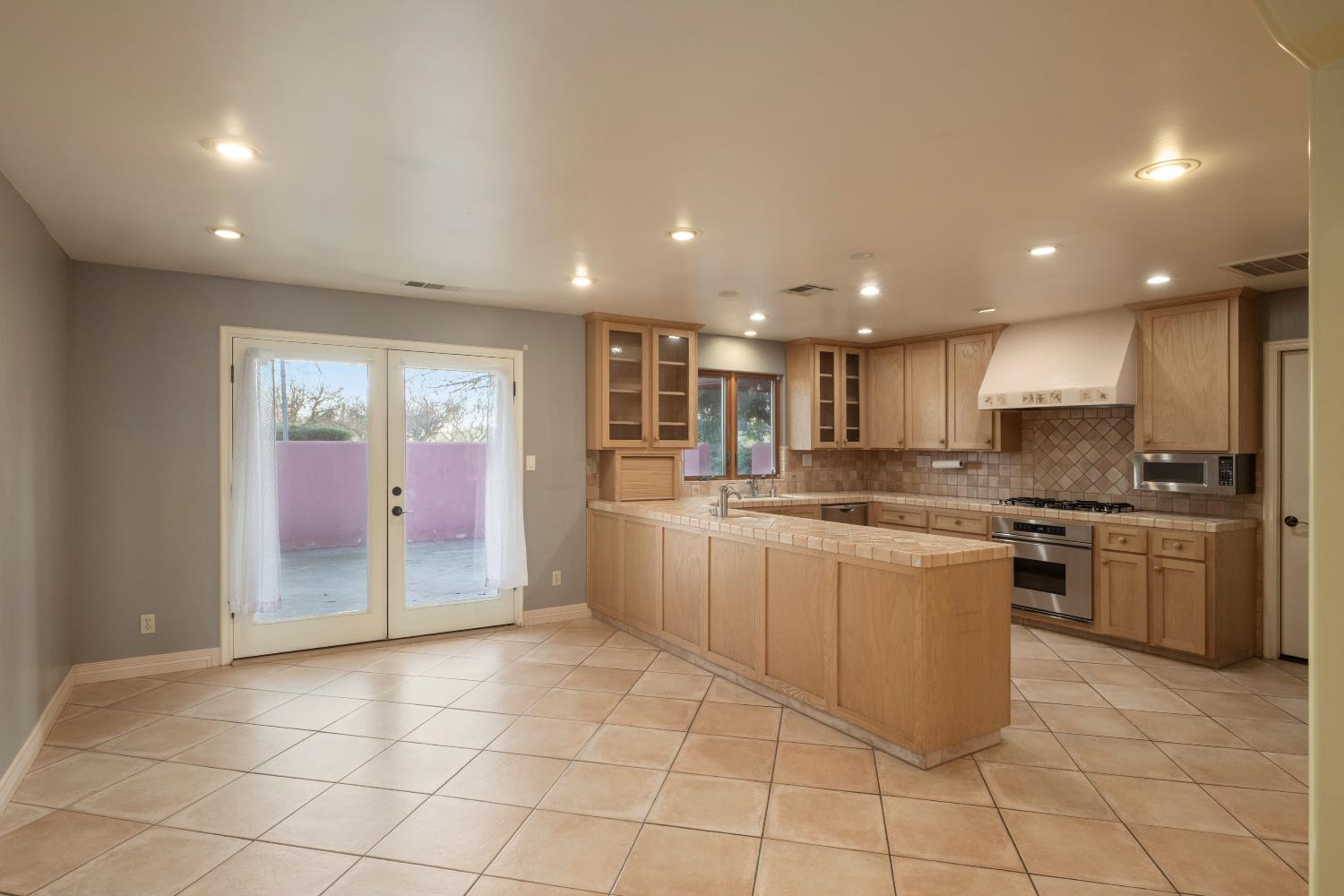 19282 E South Ave, Reedley, CA 93654