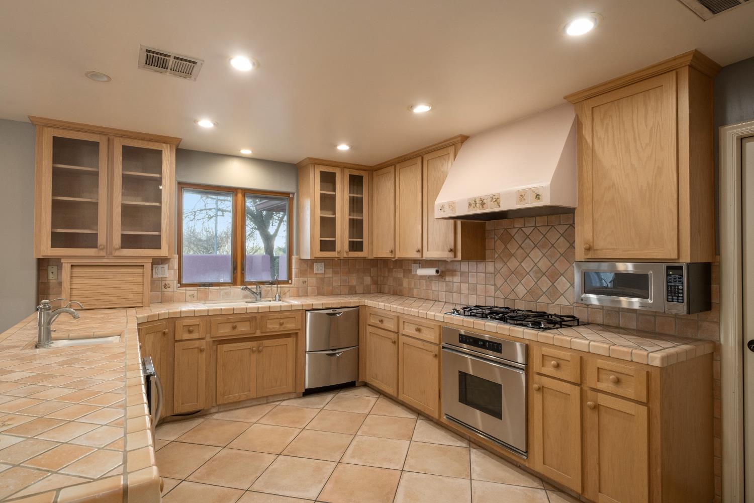 19282 E South Ave, Reedley, CA 93654