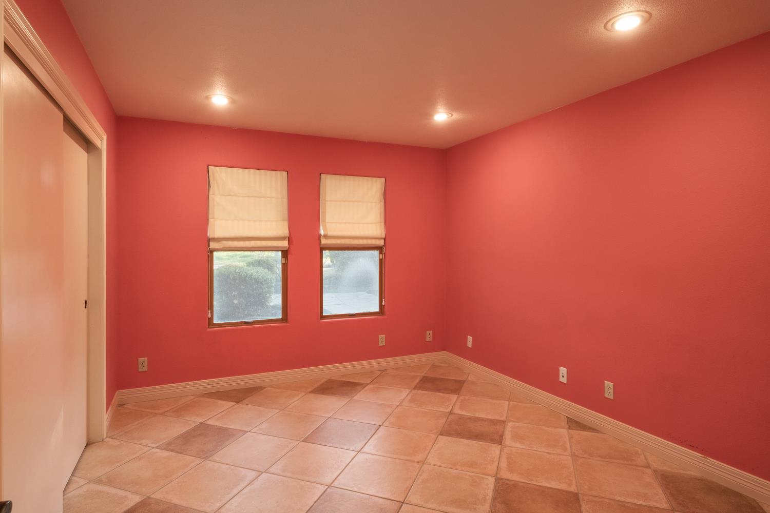 19282 E South Ave, Reedley, CA 93654